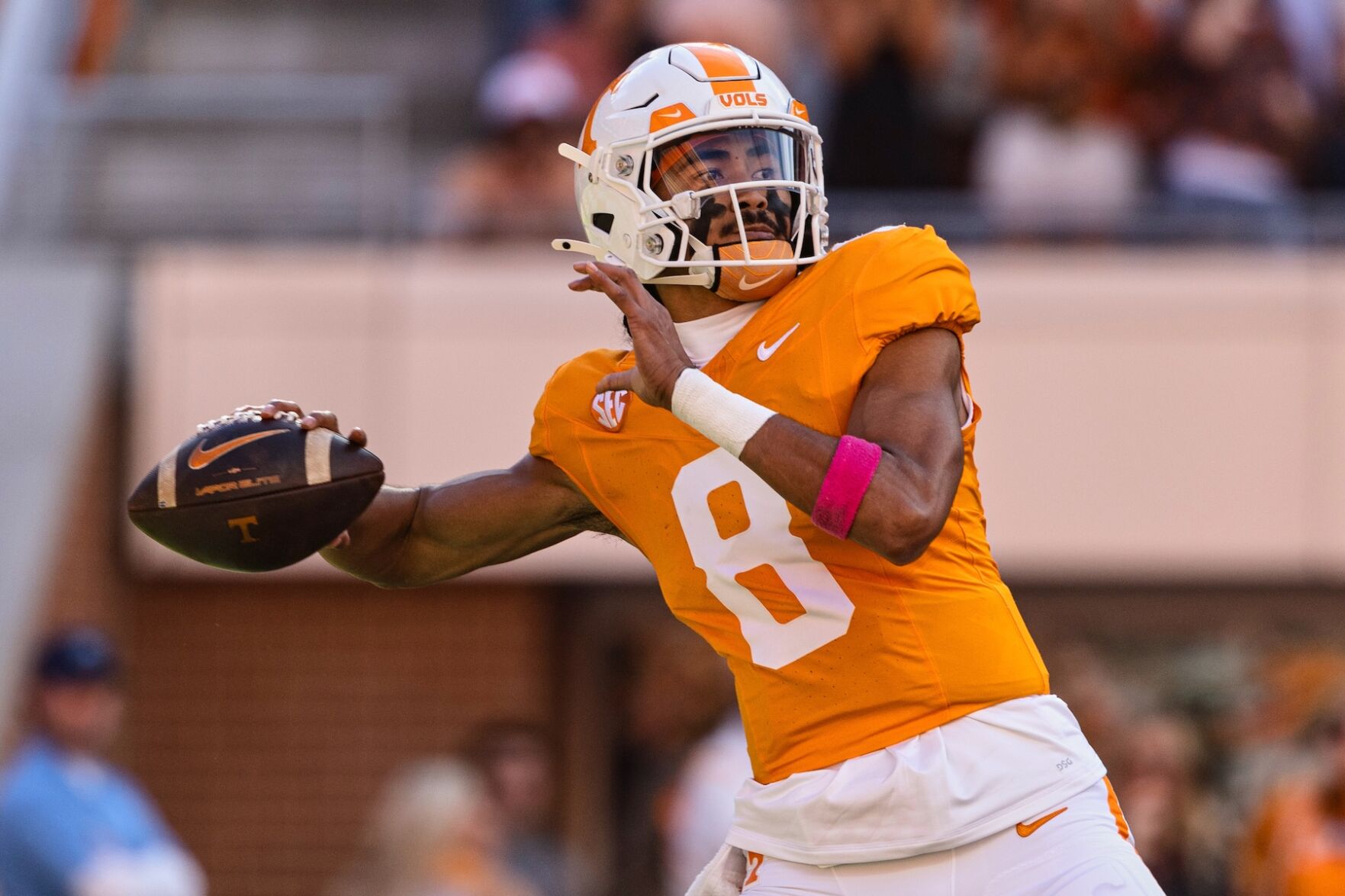 Tennessee Iamaleava Football